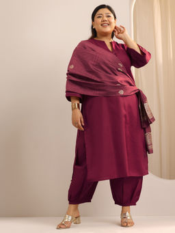 Extra love by Libas - Maroon Solid Cotton Blend Straight Kurta Sets for Women