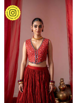 Baise Gaba - Red Muslin Embroidered V-Neck Sleeveless Blouse