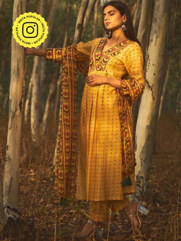 Baise Gaba - Yellow Bee Balm Kurta (Set Of 3)