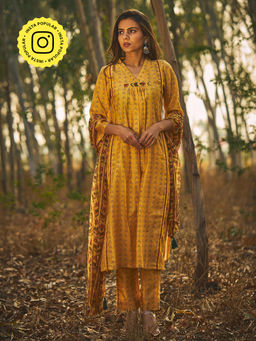 Baise Gaba - Yellow Glory Kurta (Set Of 2)