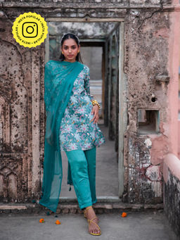 House of Ekam - Ruhani Green Floral Printed Kurti with Pant and Dupatta (Set of 3)