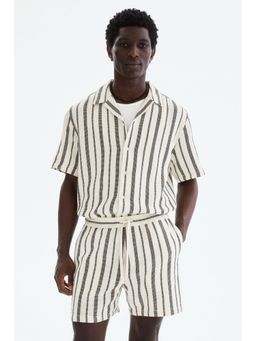H&M - Men Black Regular Fit Shorts