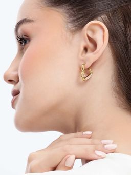 Carlton London - 18kt Gold Plated White Pearl and Heart Hoop Earrings