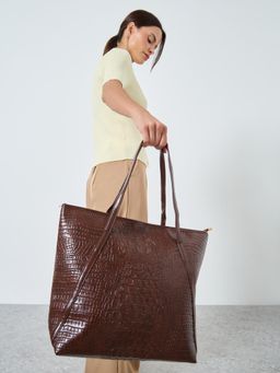 Styli - Women's Croc-Textured Zip-Top Tote Bag - Brown