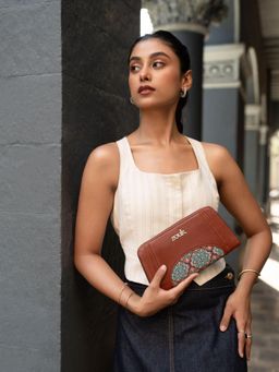 Zouk - Arika Zipper Wallet - Kolkata Nouveau