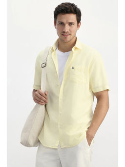 Allen Solly - Men Yellow Regular Fit Solid Half Sleeves Shirt