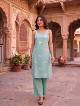 INDDUS - Women Floral Thread Embroiderd Kurta with Pant