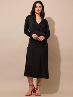 PURVAJA - Women Solid Black Flared Midi Dress