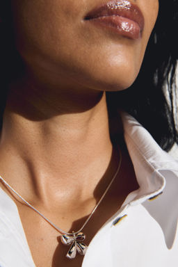 H&M - Women Silver Bow-Pendant Necklace