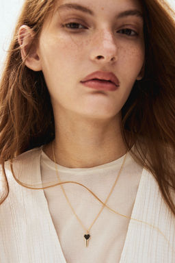 H&M - Women Black Pendant Necklace