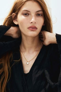 H&M - Women White Heart-Pendant Necklace