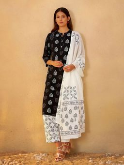 Gahan - Womens Black Printed Kurta with Pant & Dupatta