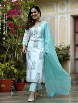 Gahan - Womens Sky Blue Floral Printed Kurta with Pant & Dupatta