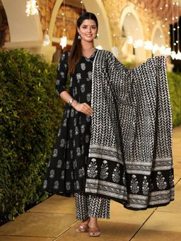 Gahan - Womens Black Floral Printed Anarkali Kurta with Pant & Dupatta