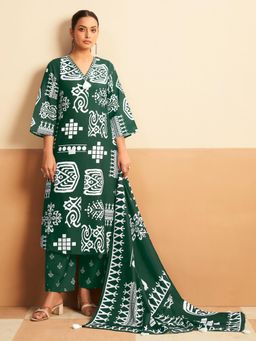 Gahan - Womens Green Floral Printed Kurta with Pant & Dupatta