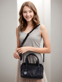 Toteteca - Classic Shoulder Bag