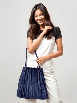 Toteteca - Happening Shoulder Bag with Pouch (Set of 2)