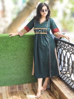 DESI SANDOOK - Women'S Green Panel Style Mirror Work Dress