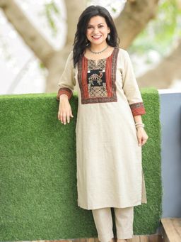 DESI SANDOOK - Woman's Off-White Mirror Work Camel Yoke Kurta