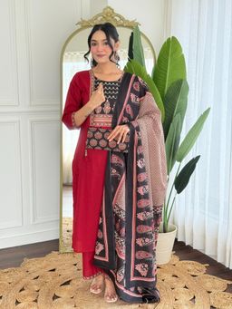 SIJOPA - Red and Black Cotton Printed Kurta Set