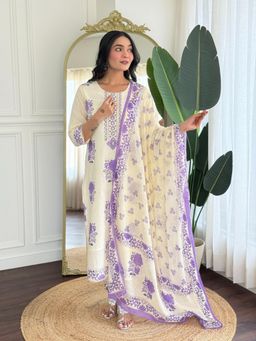 SIJOPA - Off White Cotton Round Neck Floral Printed Kurta Set