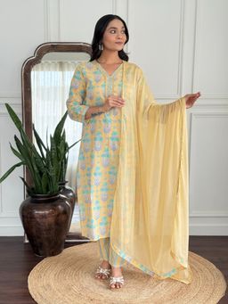 SIJOPA - Yellow Cotton V-Neck Floral Printed Kurta Set