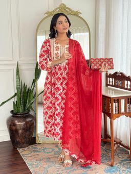 SIJOPA - Red Cotton V-Neck Floral Printed Kurta Set