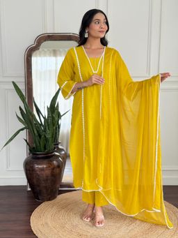 SIJOPA - Mustard Cotton Solid Lace Work Kurta Set With Dupatta