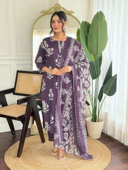 SIJOPA - Purple Cotton Round Neck Floral Printed Kurta Set