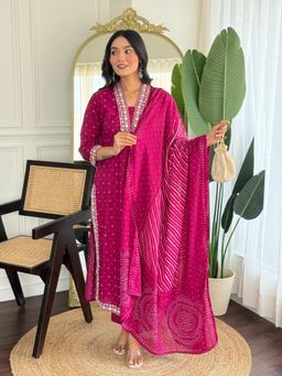 SIJOPA - Fuchsia Pink Cotton V-Neck Printed Kurta Set