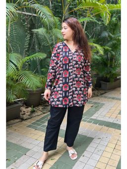 RANGREZA ETHNIC - Kuhu Black Printed Kurti and Pant