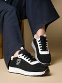 Black color option, Currently selected