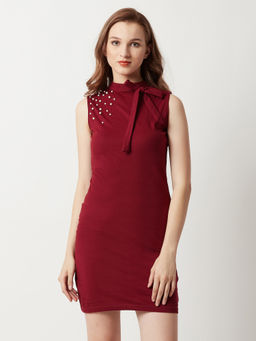 Miss Chase - Maroon Round Neck Sleeveless Cotton Solid Pearl Neck Tie-up Mini Bodycon Dress