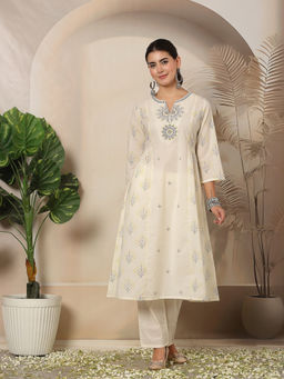 Nayam by lakshita - Green Embroidered Yoke Round Neck Flared Kurta and Pant (Set of 2)