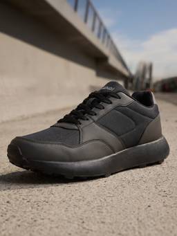 AVANT - Black Round Toe Pu Pair Of Running Shoes