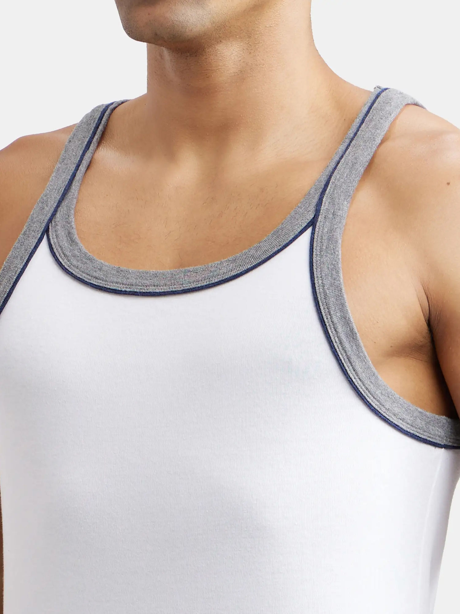 新品　BRIEFING CE MEN’S WAIST RIB HIGHNECK Buy Men Blue Patterned Stylized Neck Sweater Online - 949375