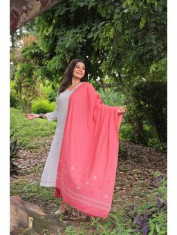 Sutra Art of Clothing - Handloom Off White Kurta with Pant and Dupatta