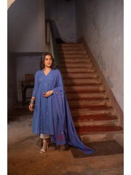 Sutra Art of Clothing - Handloom Sky Blue Pure Cotton Jamdani Kurta And Pant Set With Dupatta