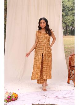 Sutra Art of Clothing - Mustard Yellow Hand Batik Khadi Cotton Kurta with Pant