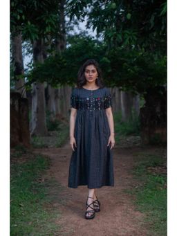 Sutra Art of Clothing - Black Checkmate Handwoven Pure Cotton Jamdani Dress