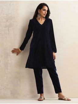 trueBrowns - Blue Velvet Kurta with Pant (Set of 2)