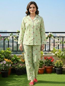 MASU - Women Green Pure Cotton Green Hearts Print Shirt with Pyjama and Sleeve Bag