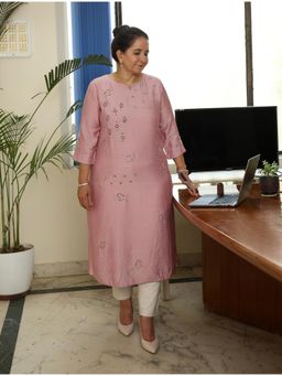 trueBrowns - Pink Chanderi Embroidered Kurta