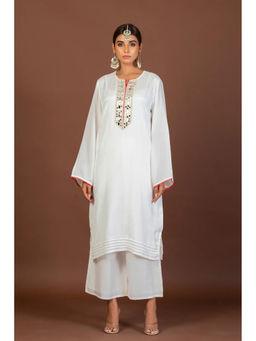 Jiraazi - White and Pink Piping Sheeba Kurta