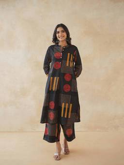 GOODHAND - Black Women Ethnic Motifs Printed Cotton Pleat Kurta with Palazzo