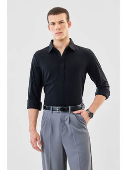 Snitch - Black Solid Slim Fit Shirt