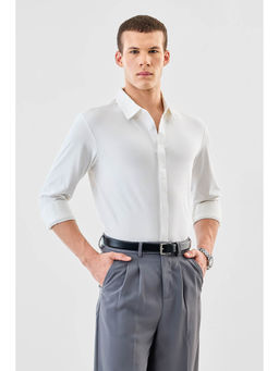 Snitch - White Solid Slim Fit Shirt