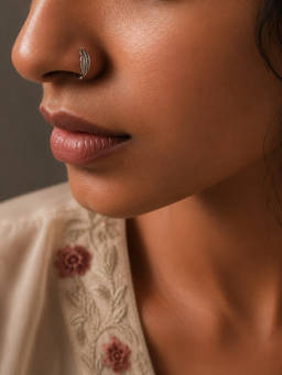 SAMIKA - 925 Sterling Silver Feather Open Hoop Nose Ring