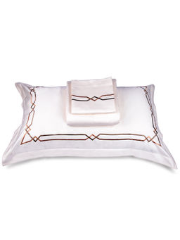 Veda Homes - Mountain Trail Cream Bedsheet (Set of 3)