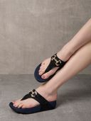 Black color option, Currently selected